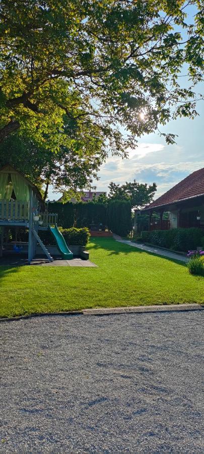 Aurora Haz Apartment Zalakaros Luaran gambar