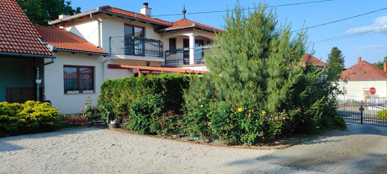 Aurora Haz Apartment Zalakaros Luaran gambar