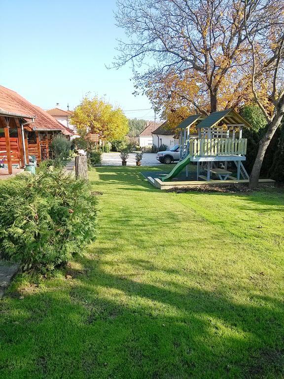 Aurora Haz Apartment Zalakaros Luaran gambar